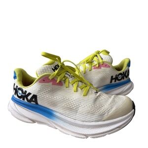 Hoka Kids' Clifton 9 Youth Running Shoe Size 5 MD Blanc/Virtual Blue